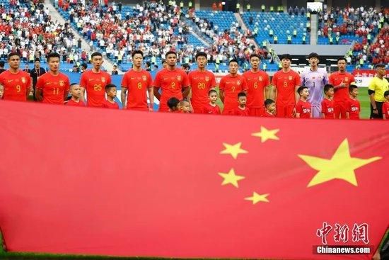 在这些工作完成后国米在转会市场上还会给小因扎吉带来一个礼物：布坎南，他可以填补受伤的夸德拉多在右路留下的空缺。